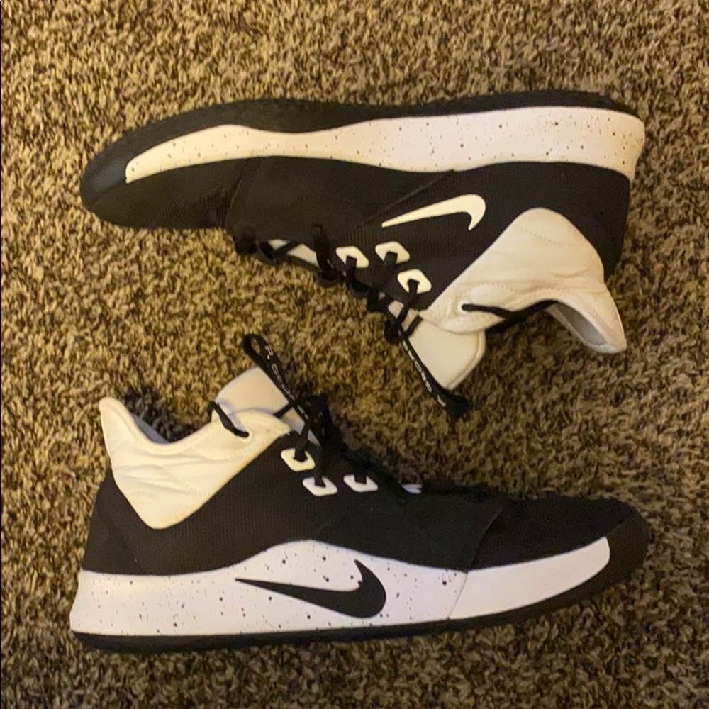 Nike Paul George Basketball Shoe